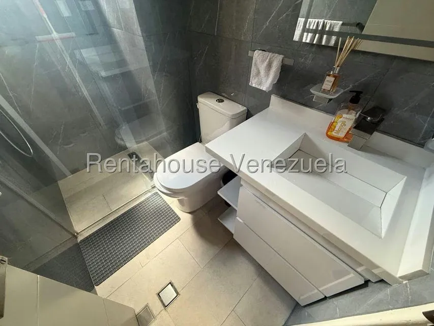 Apartamento (1 Nivel) en Venta en El Cigarral, Distrito Metropolitano - 12