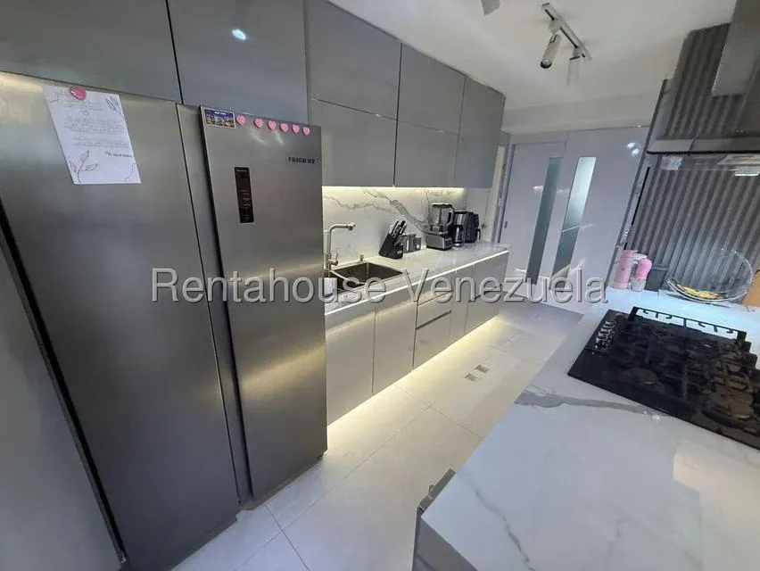 Apartamento (1 Nivel) en Venta en El Cigarral, Distrito Metropolitano - 5