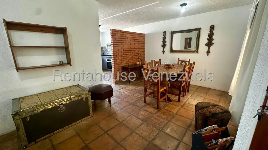 Casa (Duplex) en Alquiler en Villa Antigua, Portuguesa - 2