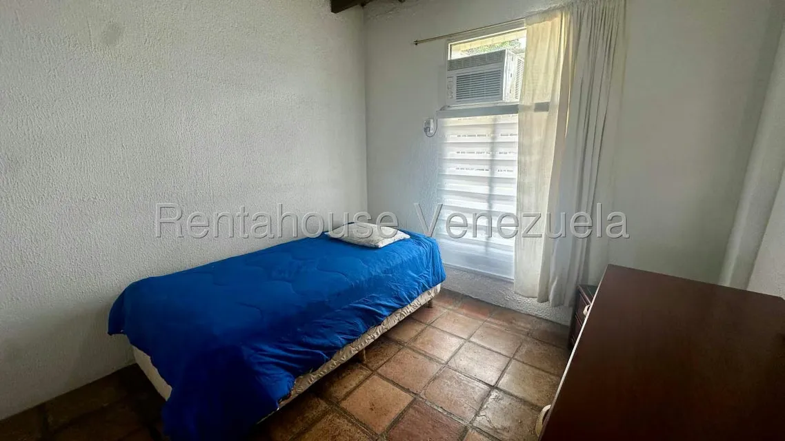 Casa (Duplex) en Alquiler en Villa Antigua, Portuguesa - 8