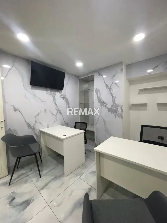 LOCAL COMERCIAL EN ALQUILER C.C MARACAY - 3