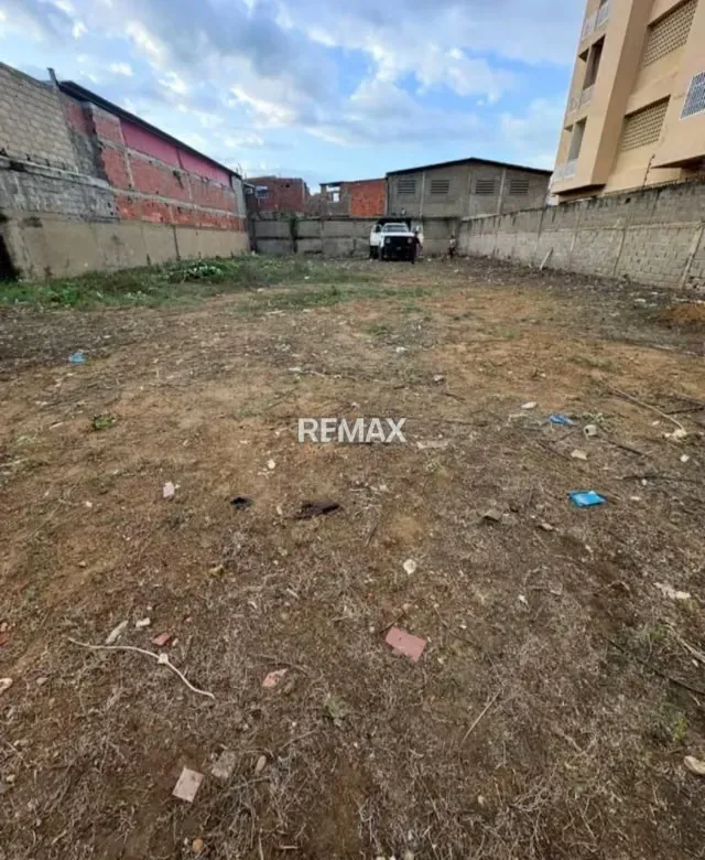 En Venta Terreno de 781m² a pie de Avenida Cumanagoto Barcelona con alto tráfico vehícular y transeúntes - 2