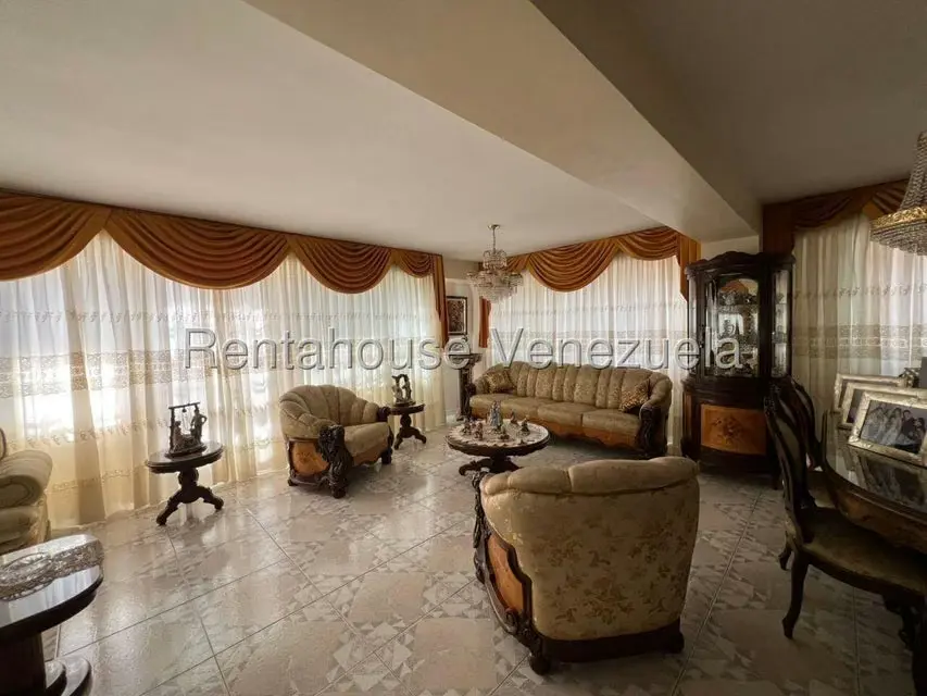 Apartamento (1 Nivel) en Venta en El Paraiso, Distrito Metropolitano - 2