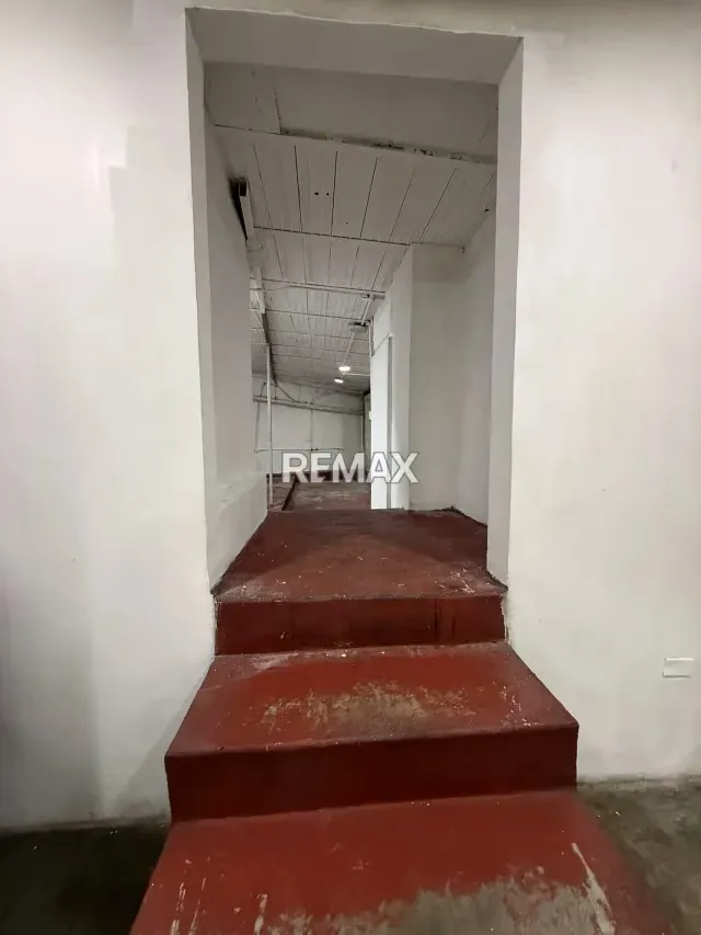 LOCAL ALQUILER CALLE 72 MARACAIBO - 9