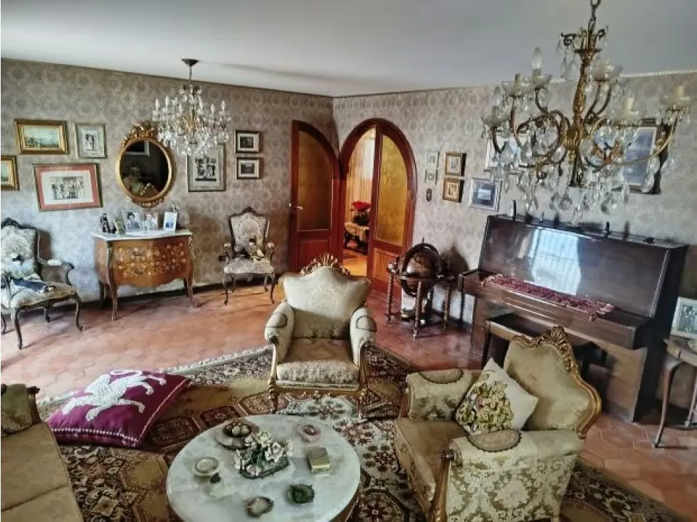 CASA EN VENTA - URB MACARACUAY - 2