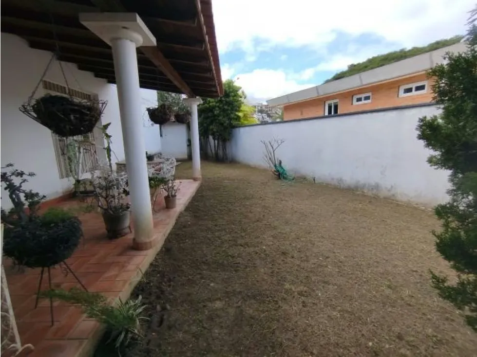 CASA EN VENTA - URB MACARACUAY - 18