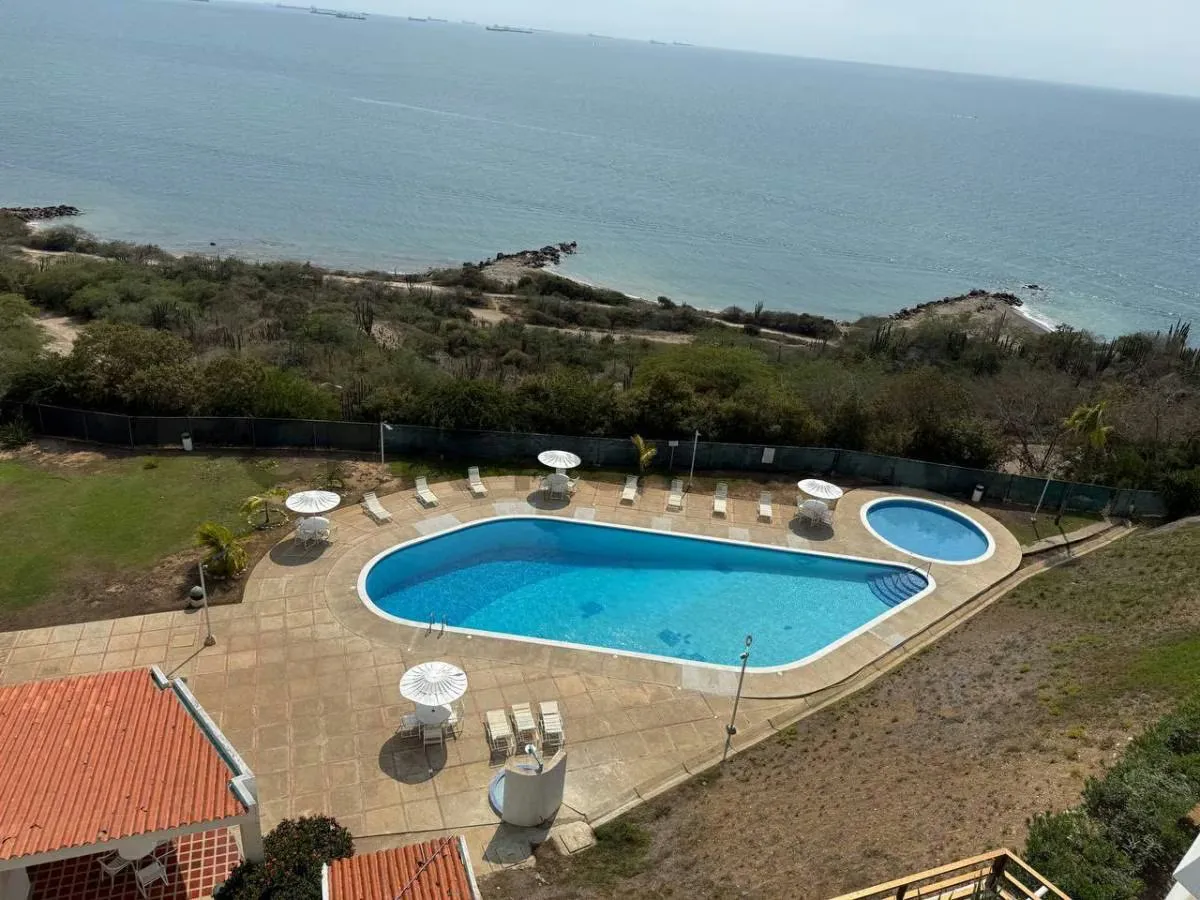 Apartamento en renta en el CR. El Cardon, Lechería. - 27
