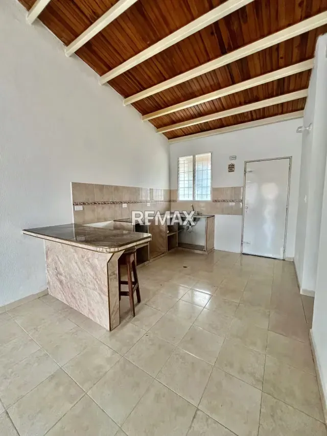 Disponible para la venta casa Urb llano alto zona de Araure - 2