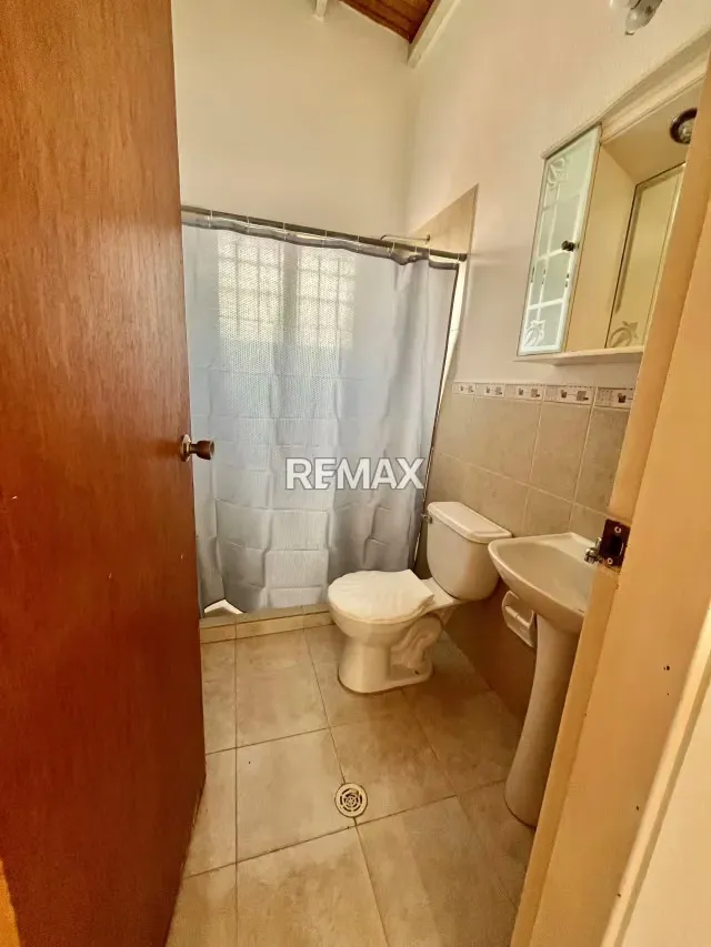 Disponible para la venta casa Urb llano alto zona de Araure - 8
