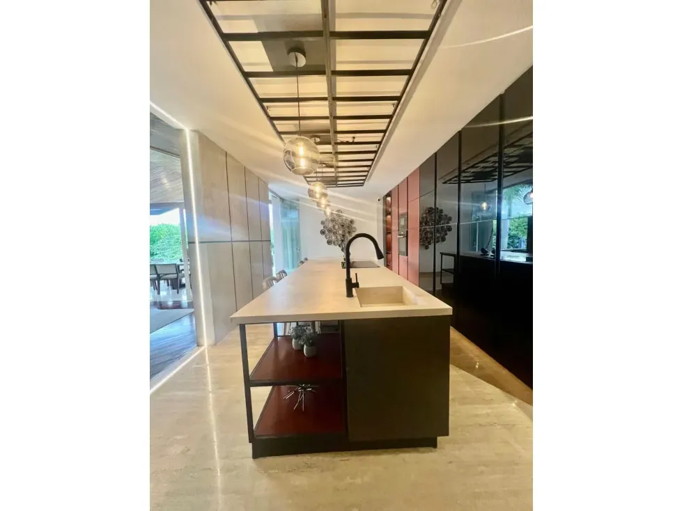 Vendo casa 750m2 Cerro Verde 6307 - 8