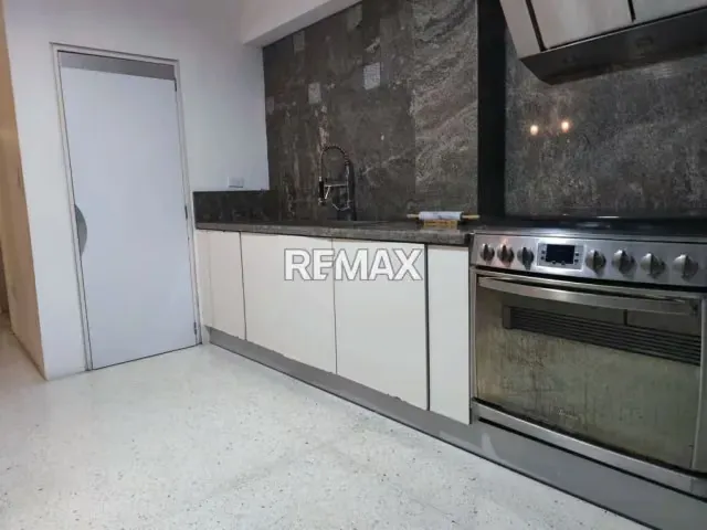 Se vende casa minimalista actualizada en el Sector El Otro Lado en El Municipio El Hatillo - 2