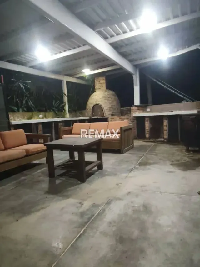 Se vende casa minimalista actualizada en el Sector El Otro Lado en El Municipio El Hatillo - 3