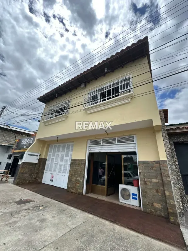 OPORTUNIDAD DE INVERSION, CASA EN VENTA. 3 NIVELES. AV BERMUDEZ. MARACAY EDO. ARAGUA