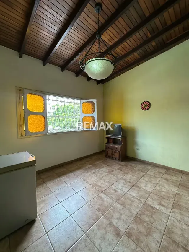 OPORTUNIDAD DE INVERSION, CASA EN VENTA. 3 NIVELES. AV BERMUDEZ. MARACAY EDO. ARAGUA - 11