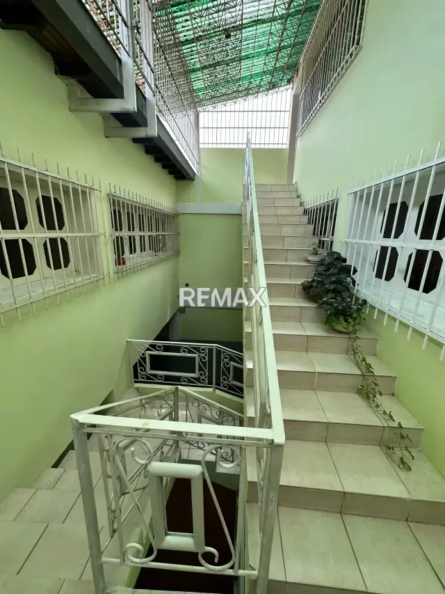 OPORTUNIDAD DE INVERSION, CASA EN VENTA. 3 NIVELES. AV BERMUDEZ. MARACAY EDO. ARAGUA - 12