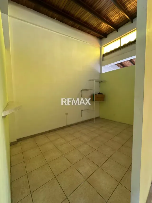 OPORTUNIDAD DE INVERSION, CASA EN VENTA. 3 NIVELES. AV BERMUDEZ. MARACAY EDO. ARAGUA - 15