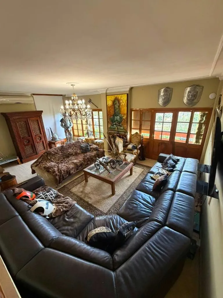 Exclusiva y Espaciosa Casa en Urbanización El Peñón