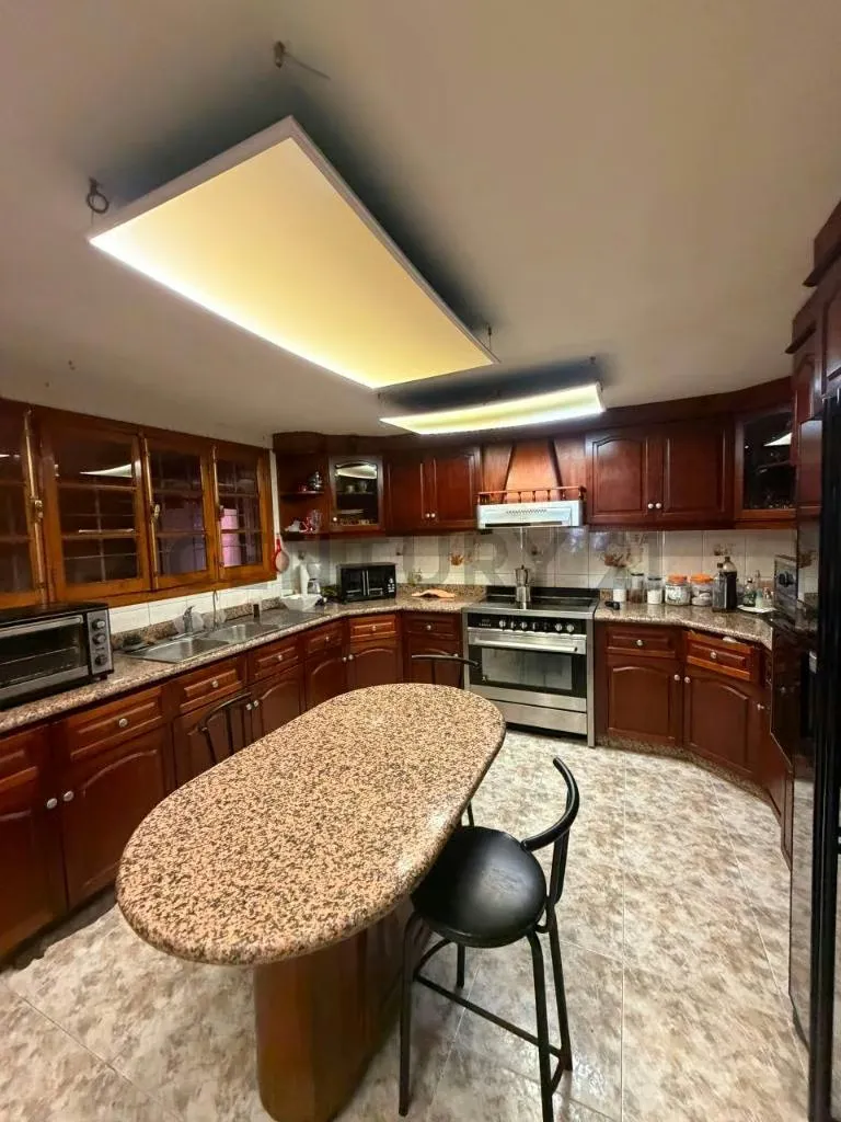 Exclusiva y Espaciosa Casa en Urbanización El Peñón - 7