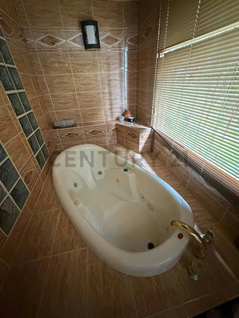 Exclusiva y Espaciosa Casa en Urbanización El Peñón - 10