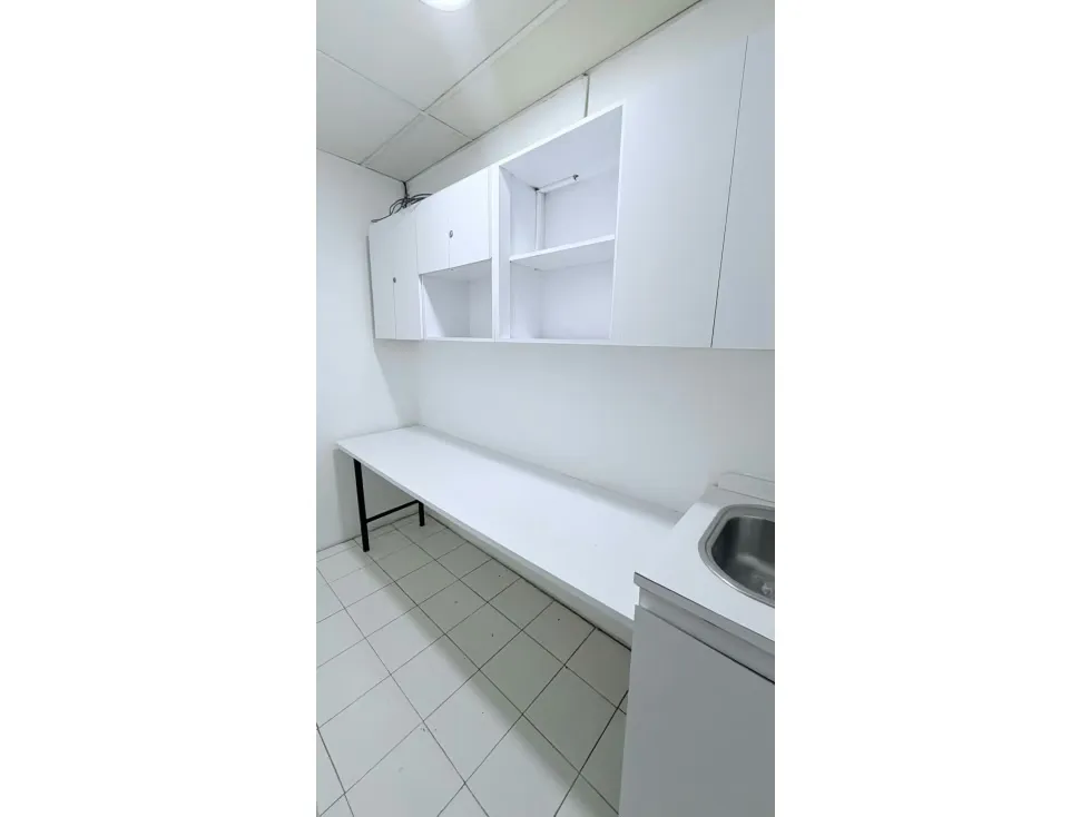 Alquilo oficina 120m2 Torre Molvinet El Recreo 0670 - 11