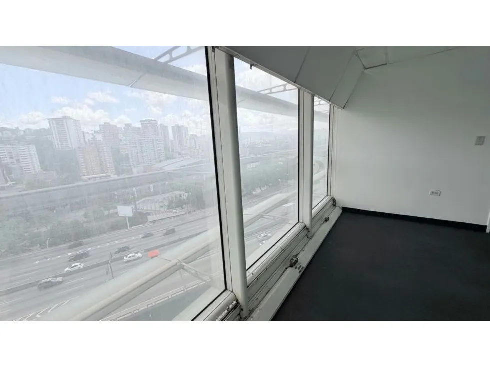 Alquilo oficina 120m2 Torre Molvinet El Recreo 0670 - 17