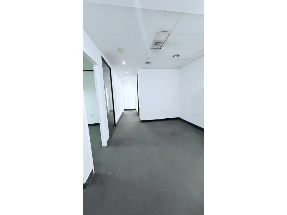 Alquilo oficina 120m2 Torre Molvinet El Recreo 0670 - 25