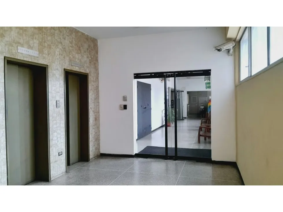 Alquilo Oficina 18 m2 aprox La Trinidad Caracas - 6
