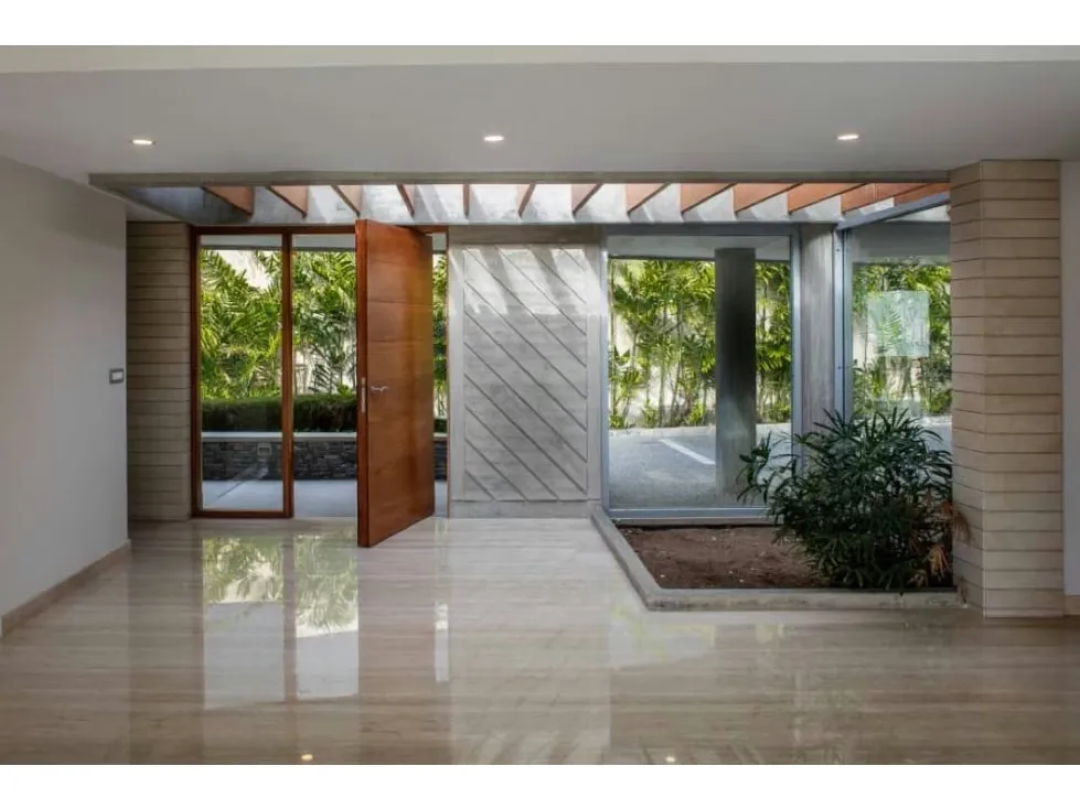 Se vende casa 750m2 La Lagunita 9183 - 28