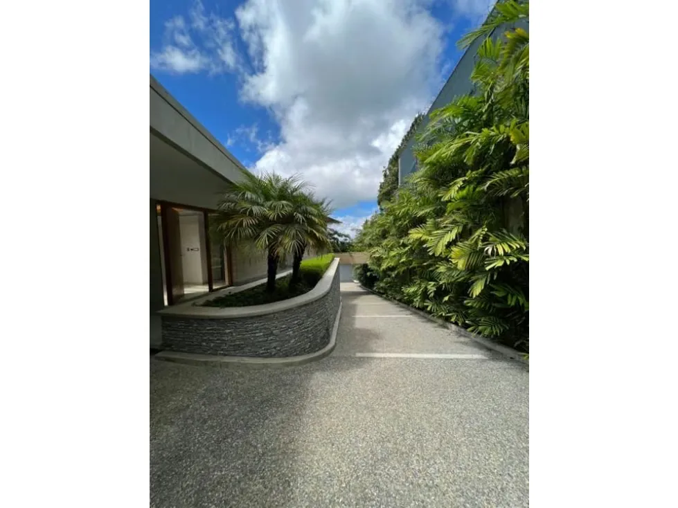 Se vende casa 750m2 La Lagunita 9183 - 5