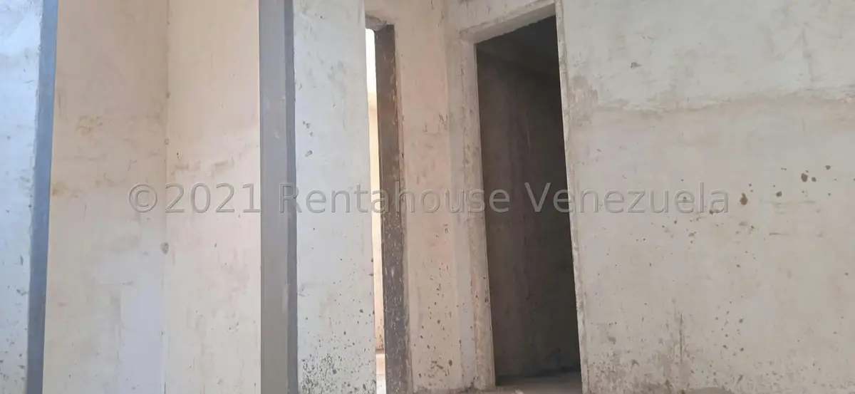 Townhouse (Multiples Niveles) en Venta en Guaracarima, Aragua - 26