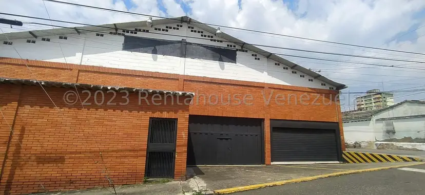 Comercial (Galpon - Deposito) en Alquiler en Centro, Lara