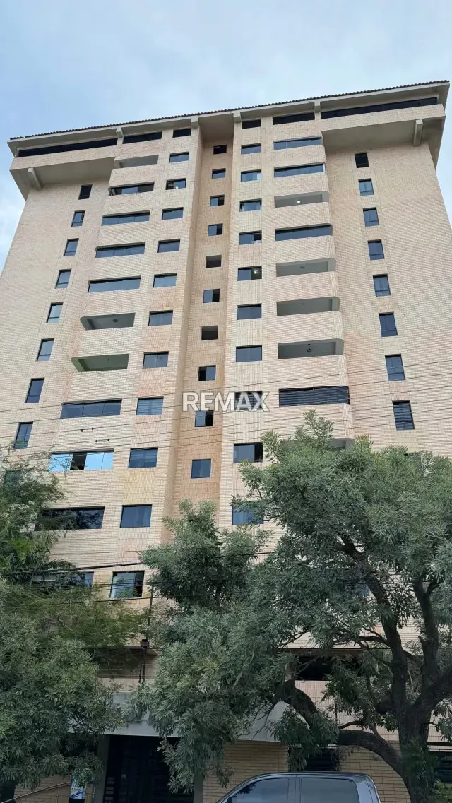 Se Vende Apartamento Urb Mañongo Cerca al CC Sambil Res Trébol Plaza