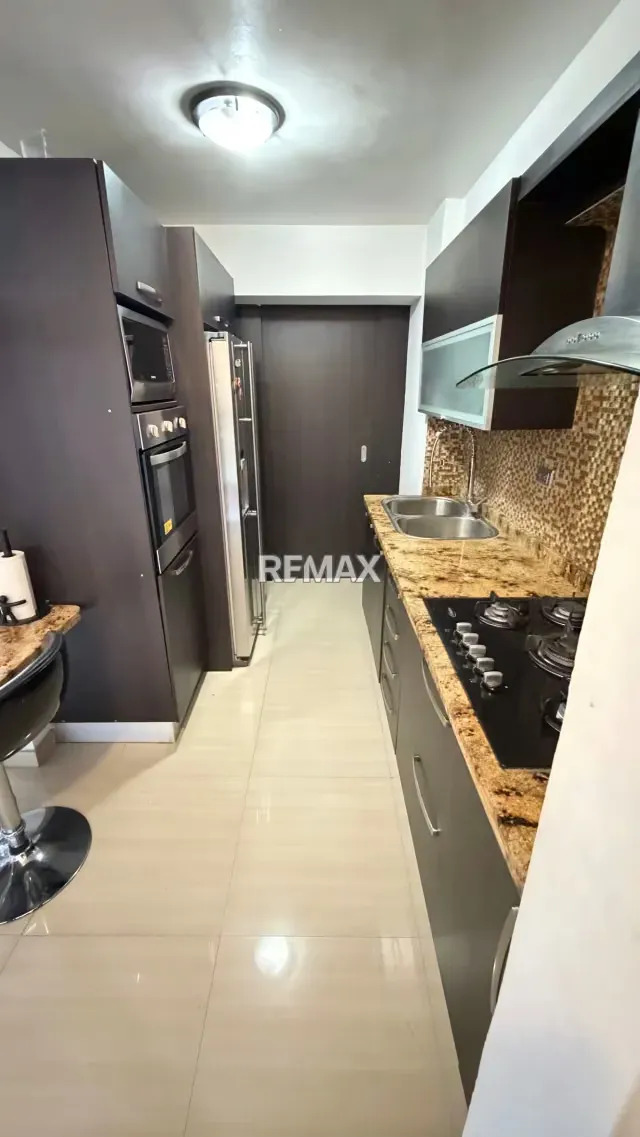 Se Vende Apartamento Urb Mañongo Cerca al CC Sambil Res Trébol Plaza - 14