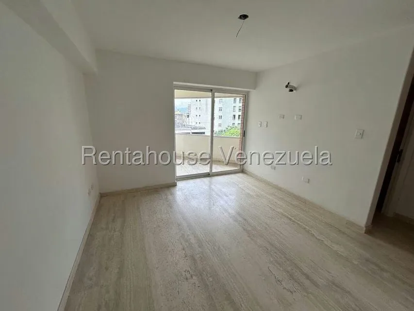Apartamento (1 Nivel) en Venta en La Florida, Distrito Metropolitano - 11