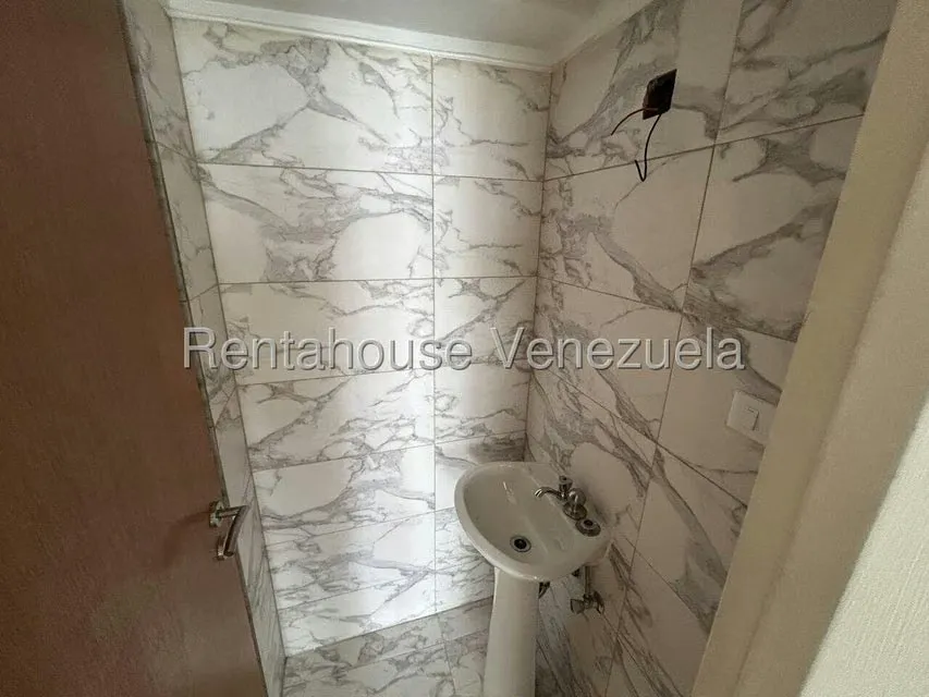 Apartamento (1 Nivel) en Venta en La Florida, Distrito Metropolitano - 16