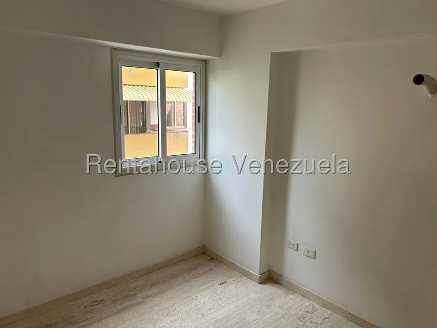 Apartamento (1 Nivel) en Venta en La Florida, Distrito Metropolitano - 23