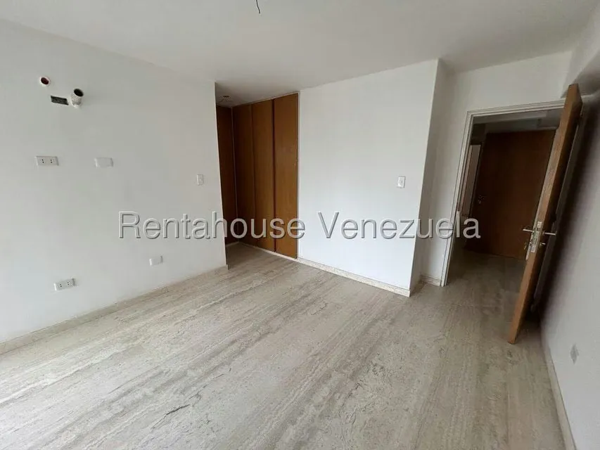 Apartamento (1 Nivel) en Venta en La Florida, Distrito Metropolitano - 25