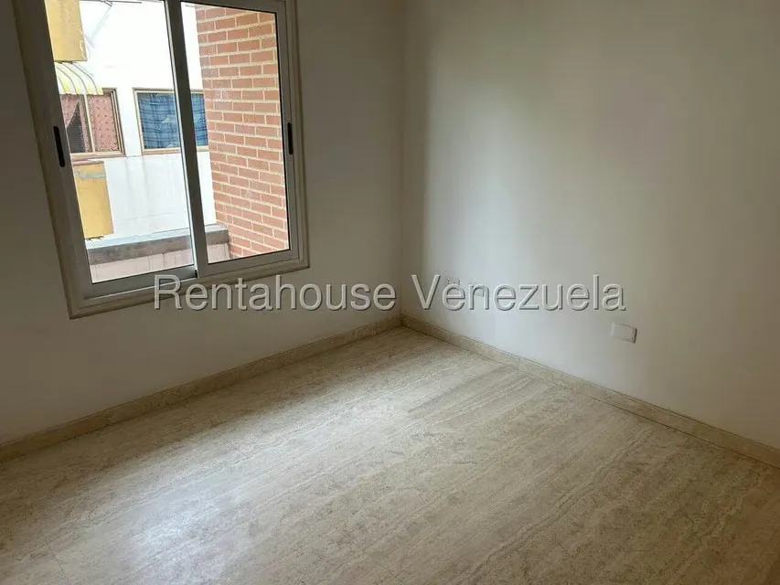 Apartamento (1 Nivel) en Venta en La Florida, Distrito Metropolitano - 26