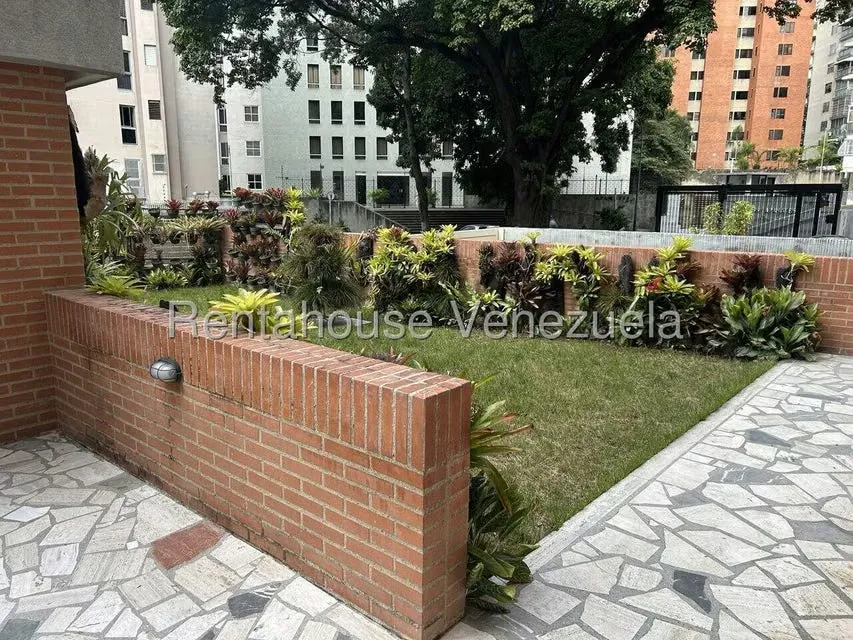 Apartamento (1 Nivel) en Venta en La Florida, Distrito Metropolitano - 28