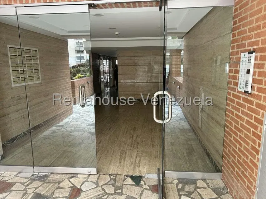 Apartamento (1 Nivel) en Venta en La Florida, Distrito Metropolitano - 4