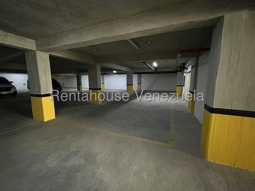 Apartamento (1 Nivel) en Venta en La Florida, Distrito Metropolitano - 31