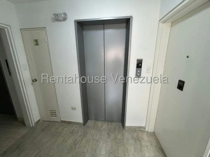 Apartamento (1 Nivel) en Venta en La Florida, Distrito Metropolitano - 6
