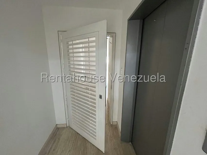 Apartamento (1 Nivel) en Venta en La Florida, Distrito Metropolitano - 8