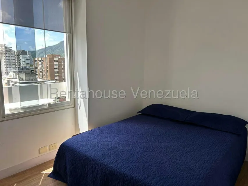 Apartamento (1 Nivel) en Alquiler en Los Palos Grandes, Distrito Metropolitano - 13
