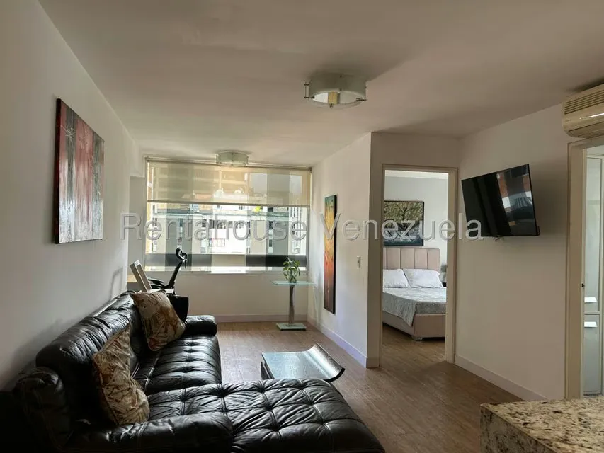 Apartamento (1 Nivel) en Alquiler en Los Palos Grandes, Distrito Metropolitano - 8
