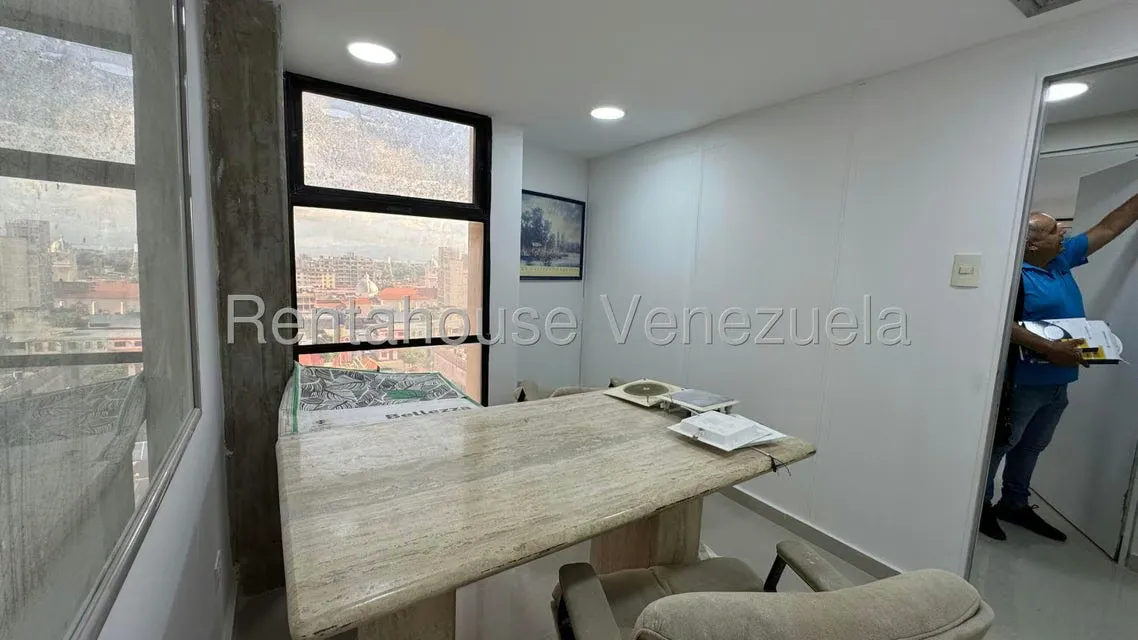 Oficina en Venta en Avenida 19 de Abril, Aragua - 11