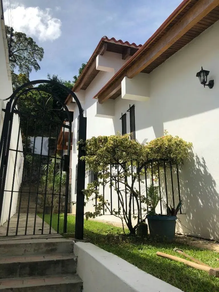 Casa en Venta en Prados del Este 420m2 OB013