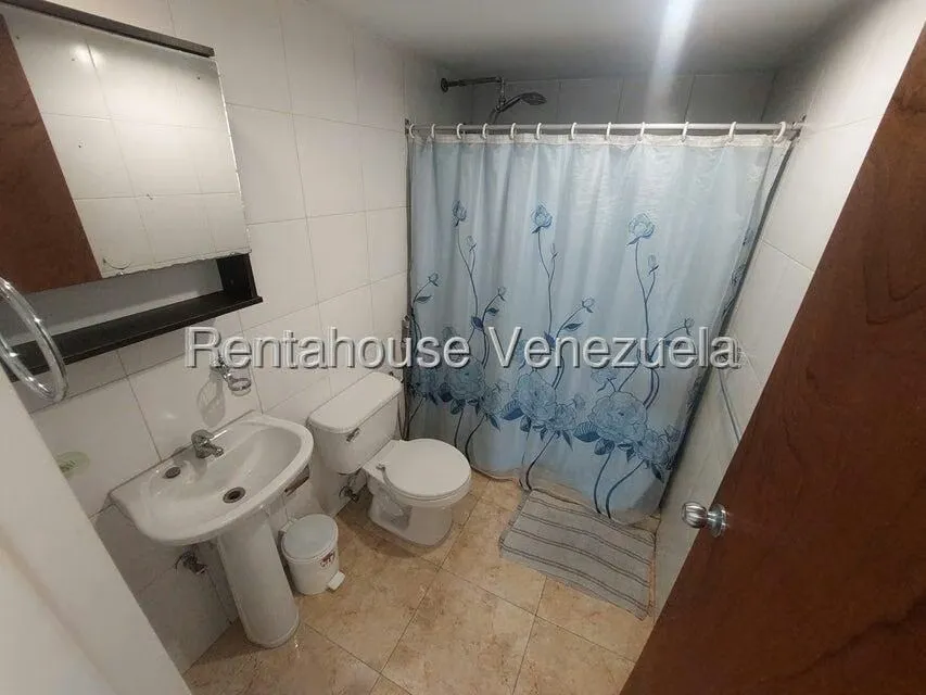 Apartamento (1 Nivel) en Alquiler en San Bernardino, Distrito Metropolitano - 13