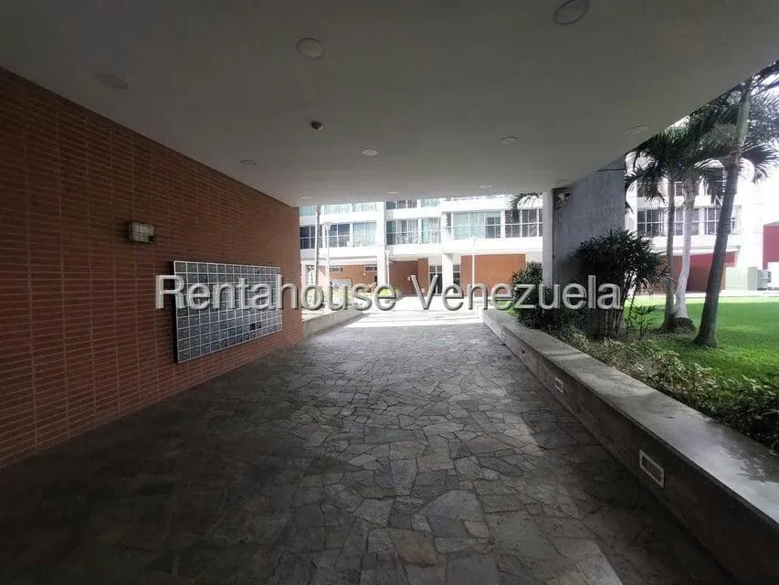 Apartamento (1 Nivel) en Alquiler en San Bernardino, Distrito Metropolitano - 4