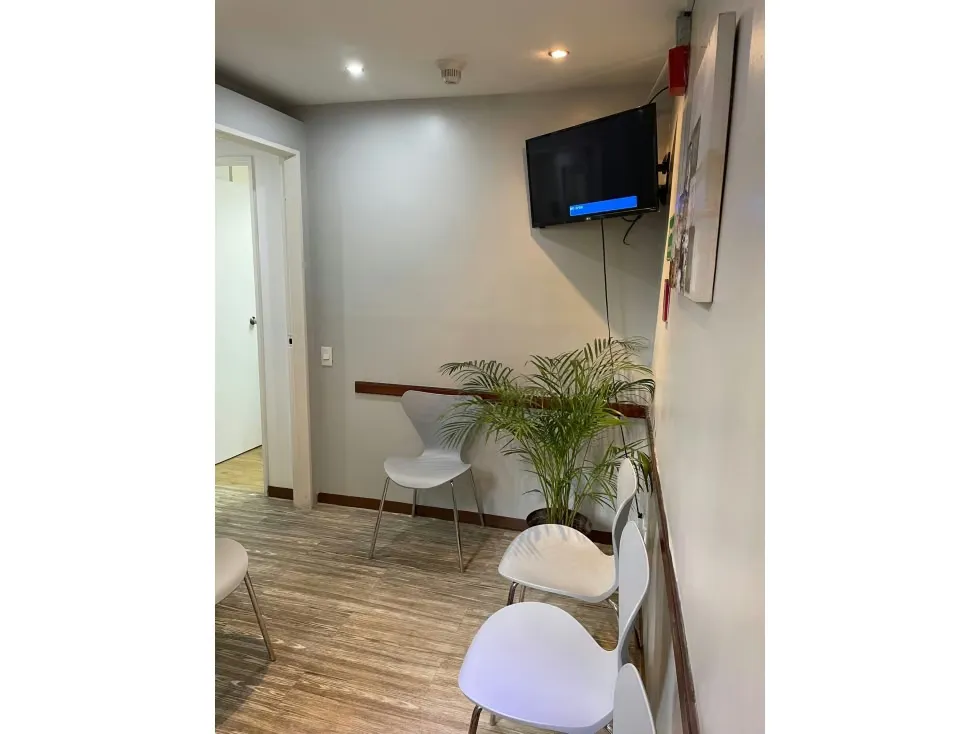 Se alquila consultorio 30m2 Altamira 2367 - 3